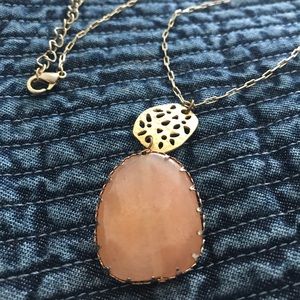 *CLOSET CLEAN OUT!* Peach and Gold Necklace